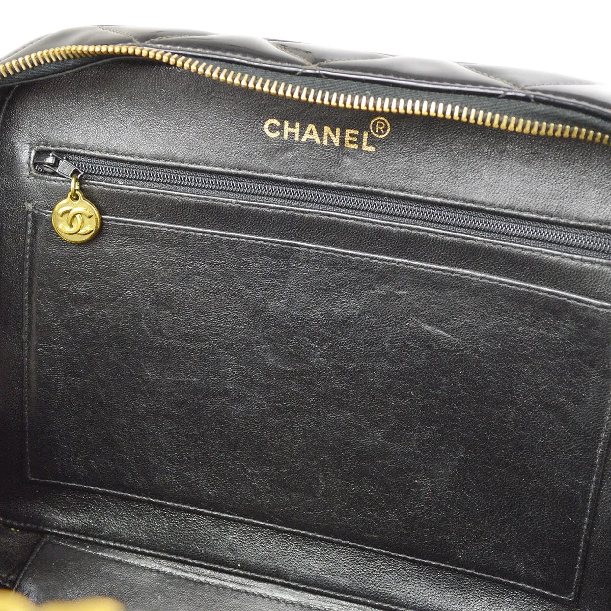 CHANEL 1994-1996 Black Patent Leather Quilted 2way Bag Medium AK38569i